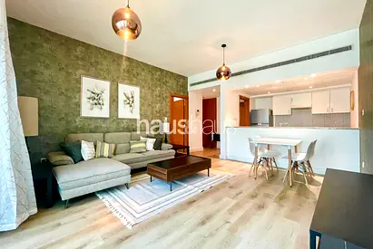 Vacant | Upgraded Flooring | Fully Furnished