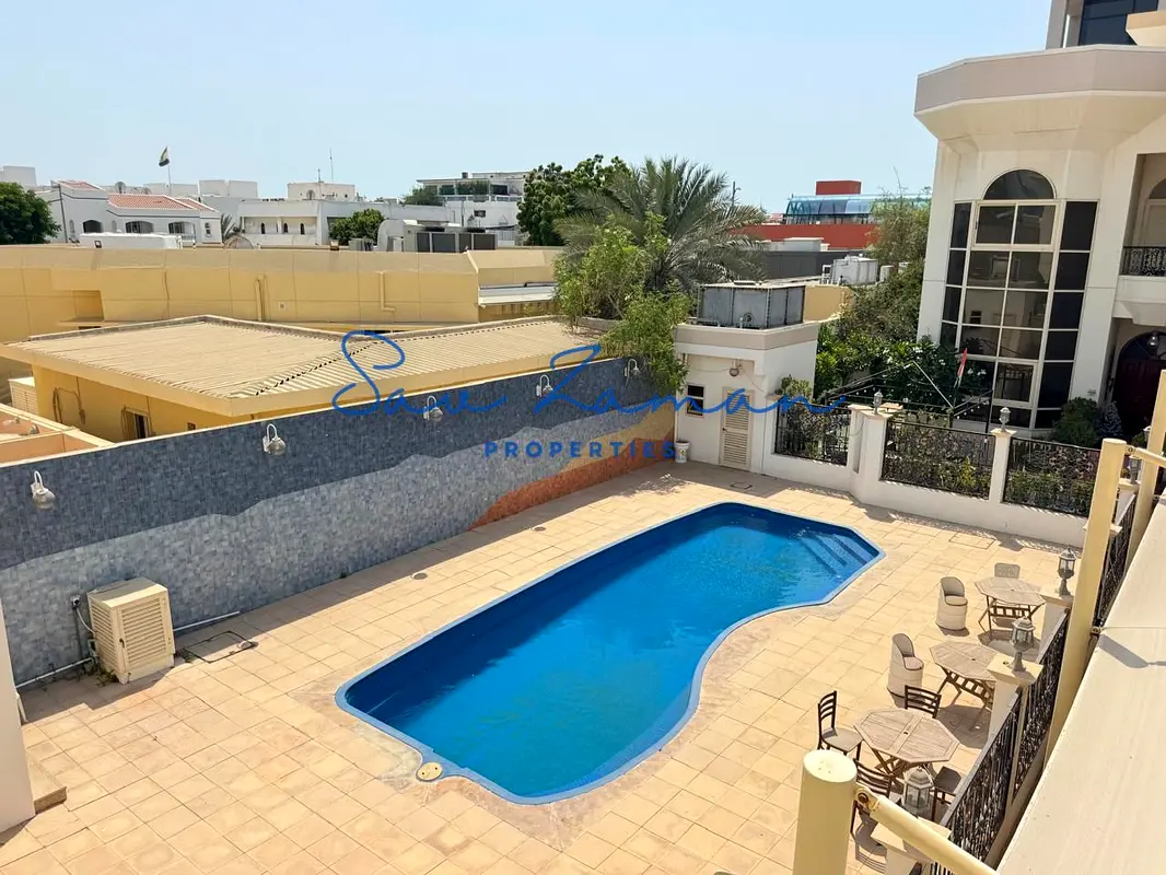 GATED COMPOUND 5BR+MAIDS PRIVATE GARDEN SHARED POOL CLOSE TO LA MER BEACH