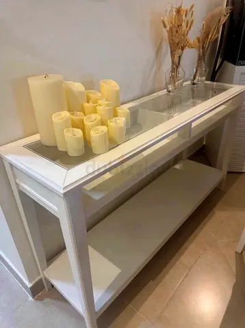 Wooden Console (Excellent Condition)