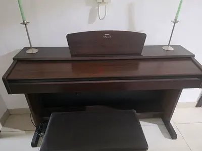 Yamaha Arius Digital Piano with Bench - Dark Wood