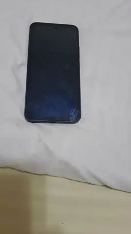 Samsung Smartphone with Screen Damage, display is black needs new LCD and Factory reset, negotiable