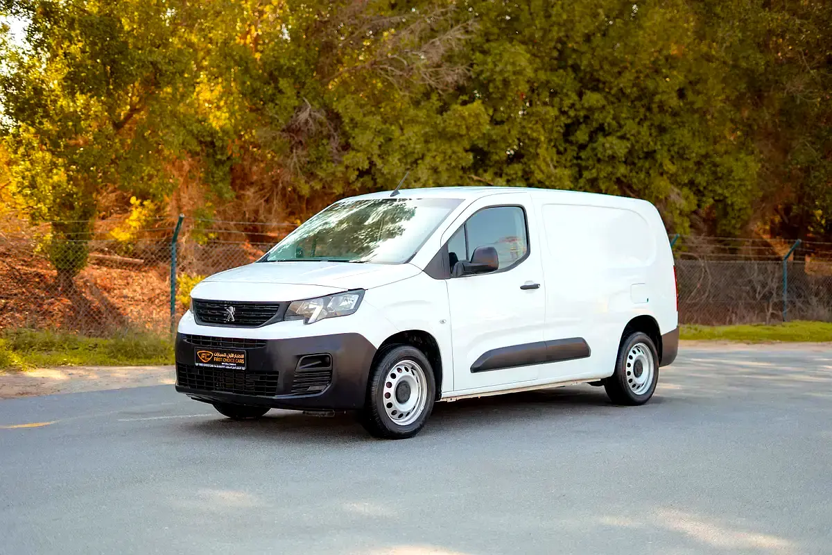 Peugeot Partner 2020 — photo 1 of 13