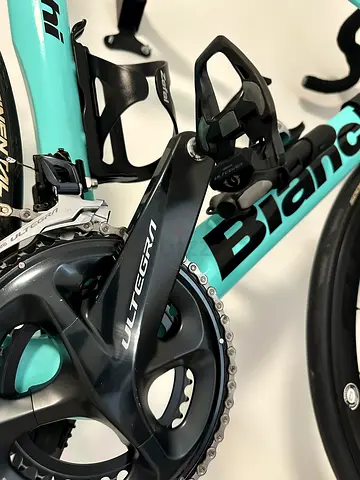 Bianchi Aria Full Carbon Road Bike - 61cm, Shimano Ultegra, 50mm Carbon Wheels