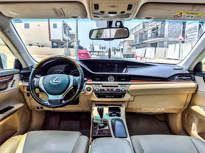 صورة 9 لـ 2015 Lexus ES-SERIES
