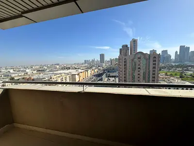 اجمل غرفه وصاله بالشارقه مساحه كبيره 2 حمام اطلاله بانوراما موقع ممميز بالقرب من مخرج دبى مباشره قريب من جميع الخدمات ومراكز التسوق
