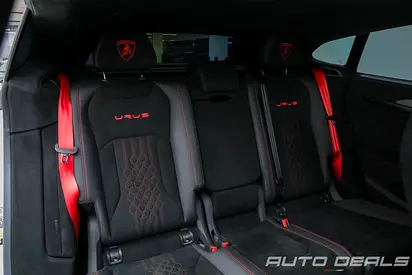 2024 Lamborghini URUS thumbnail 18