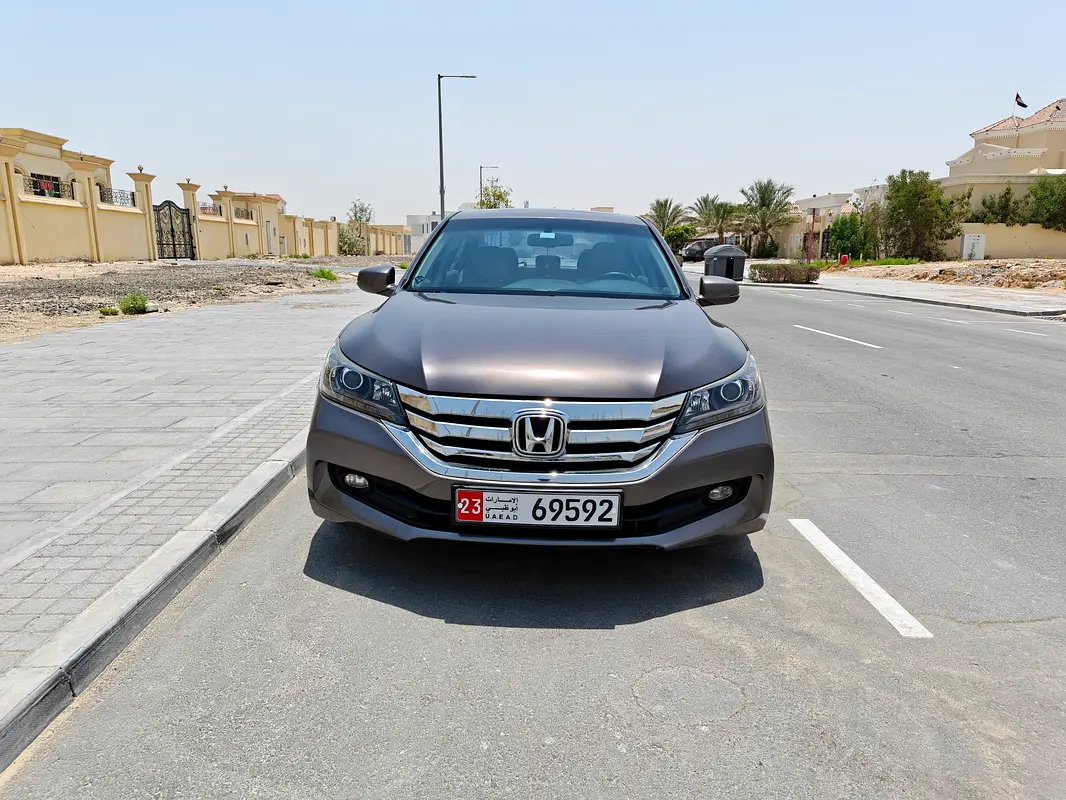 Honda Accord 2016 — photo 1 of 20