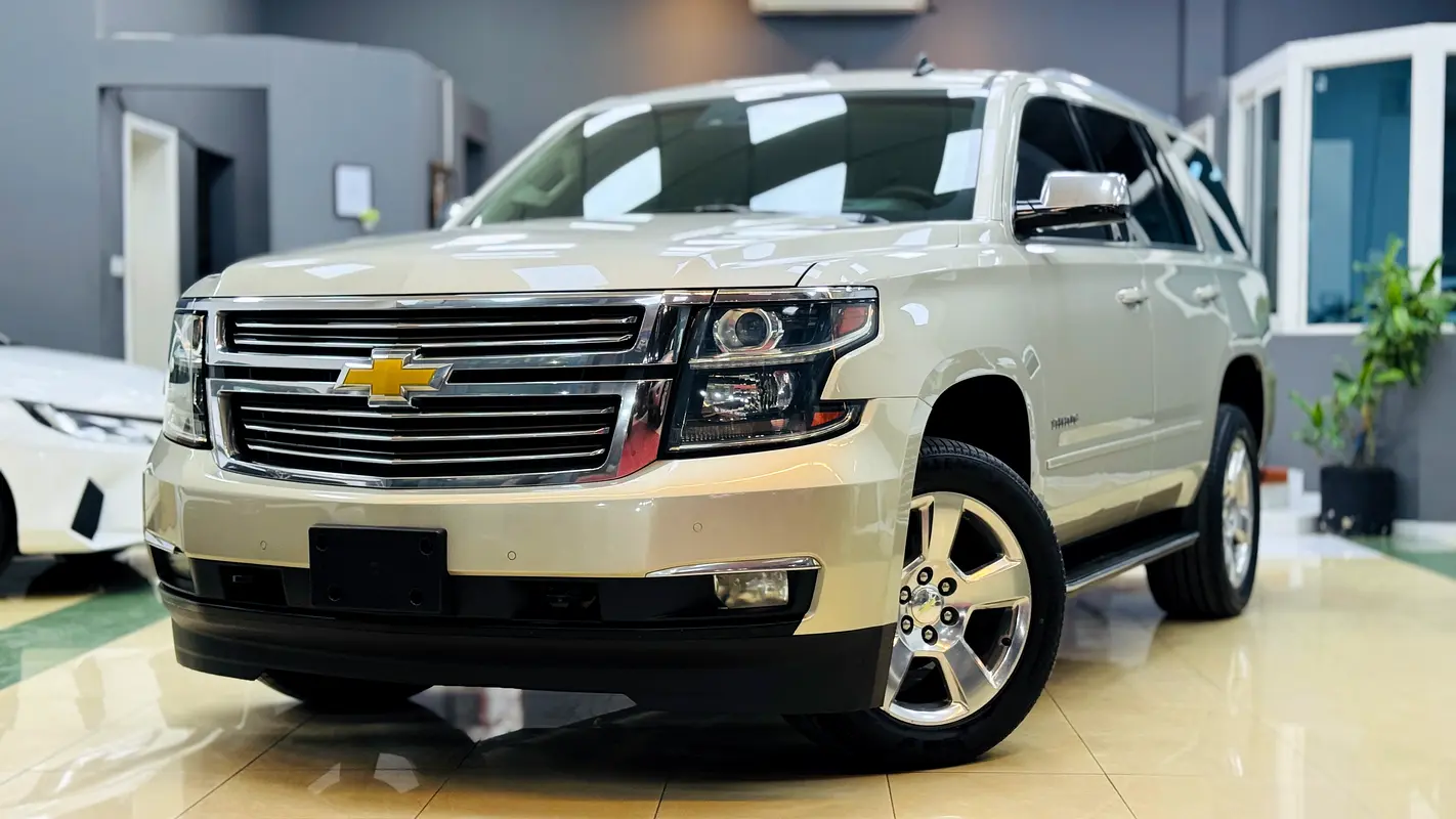 Chevrolet Tahoe 2015 — photo 1 of 17