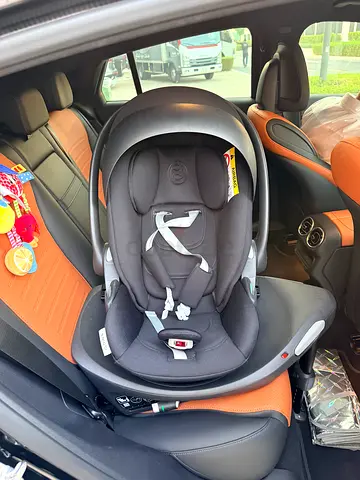 Cybex Cloud G i-Size Infant Car Seat + Base G + Newborn Infant Insert – Excellent Condition
