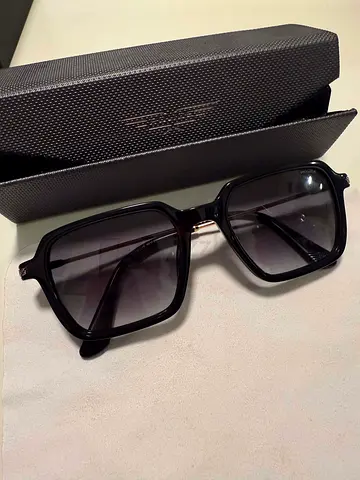 Police Octane 7 Sunglasses (SPLL10 0700 52) – Good Condition