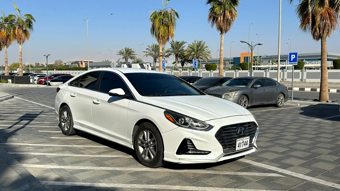 Hyundai Sonata 2018 — photo 1 of 15