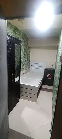 Partition for rent in Al Barsha1 opp lulu. 2min walk to Mall of the Emirates