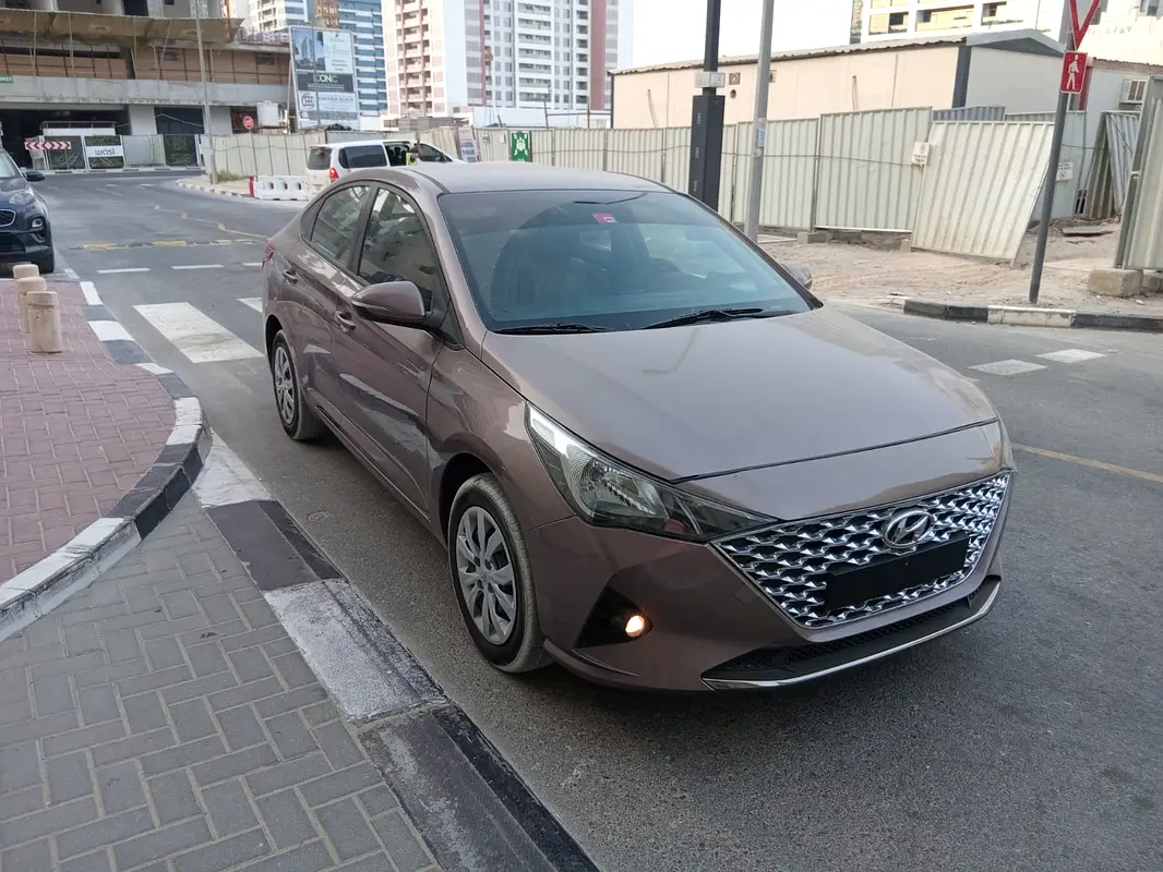 Hyundai Accent 2019 — photo 1 of 14