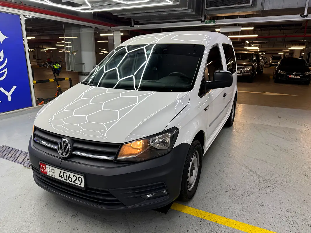Volkswagen Caddy 2018 — photo 1 of 6