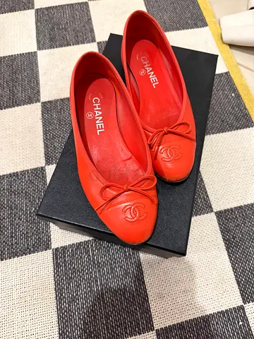 Authentic Chanel Calfskin orange ballet flats size 37