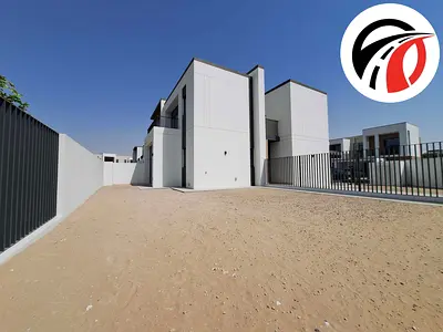 CORNER UNIT | SPACIOUS LAYOUT | CLOSED TO POOL &GYM