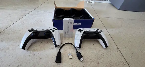 Pair of gaming console DualSense Wireless Controllers (White) - Good Condition