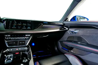 2022 AUDI E-TRON GT — фото 11
