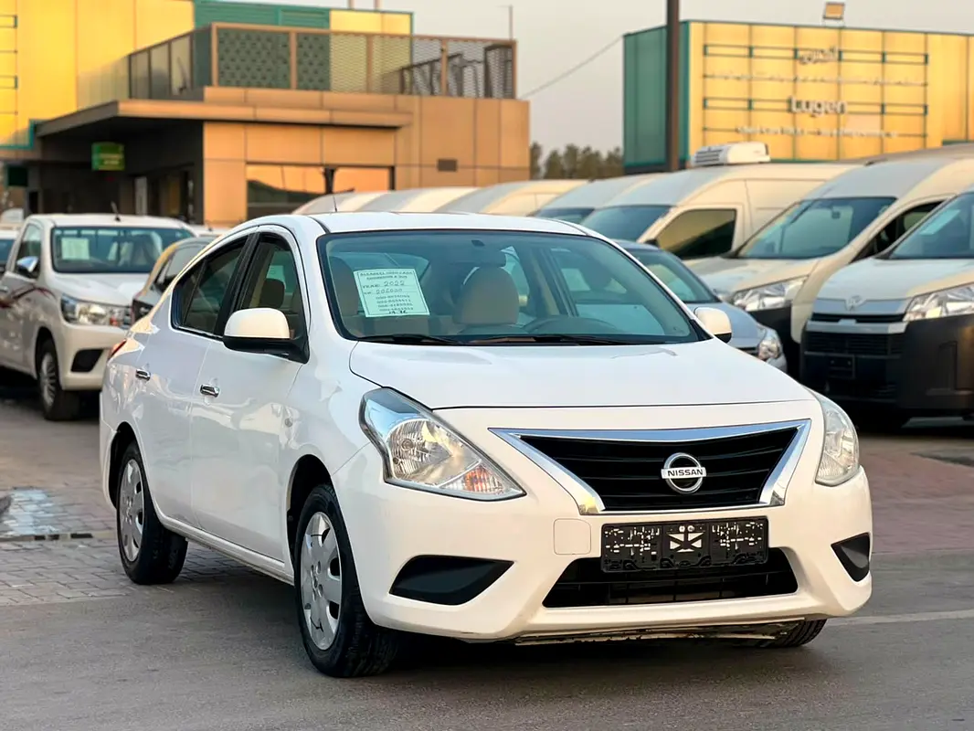 Nissan Sunny 2022 — photo 1 of 10