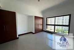 Huge Apartment | Beach Access I Prime Location