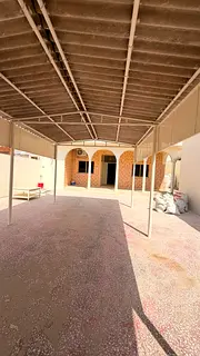Spacious Villa/Unit: 3 Bedrooms, Hall & Majlis, Prime Location in Al Darari