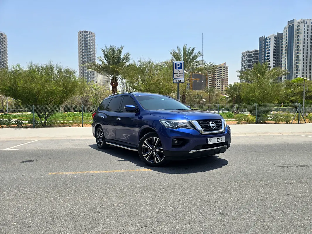 Nissan Pathfinder 2018 — photo 1 of 19