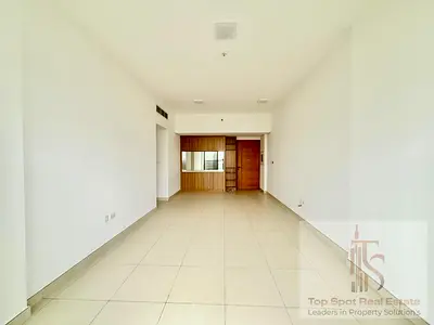 Bright Apartment | Closed Kitchen | Ready to Move
