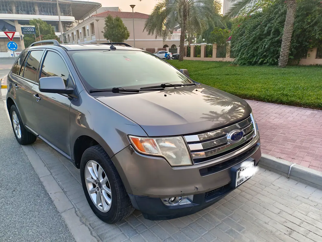 Ford Edge 2010 — photo 1 of 3