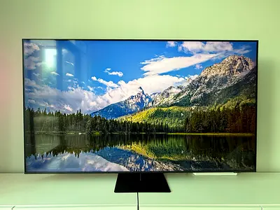 Samsung 65-inch Smart TV - 4K UHD, Great Condition
