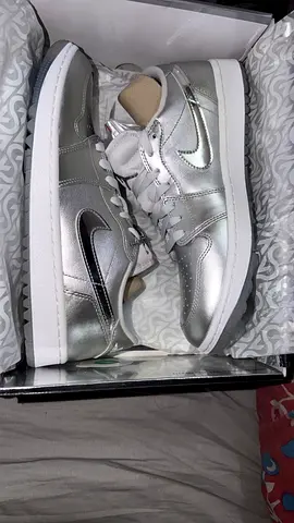 Nike low-top metallic silver sneakers - G NRG US 9.5