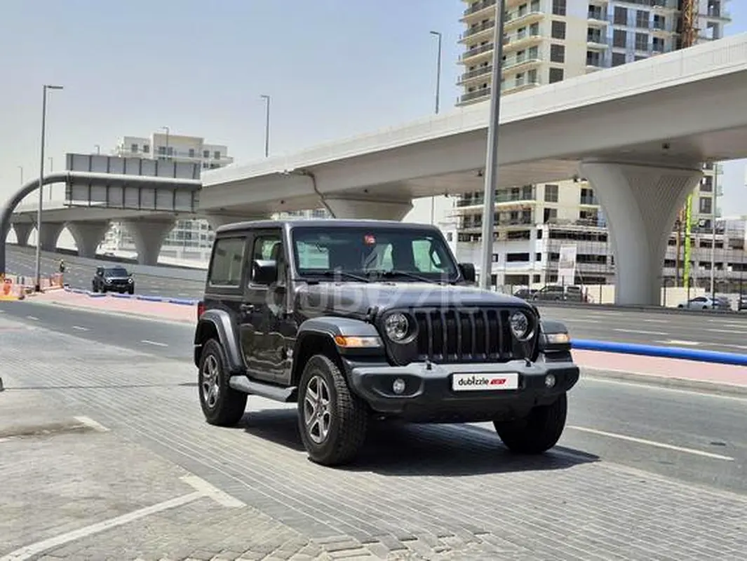 Jeep Wrangler 2021 — photo 1 of 14