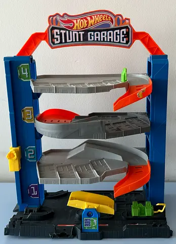 Hot Wheels City Stunt Garage Play for Ages 3 to 8 years