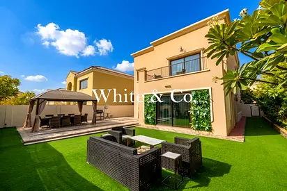 Large Corner Plot | Vacant | Extended