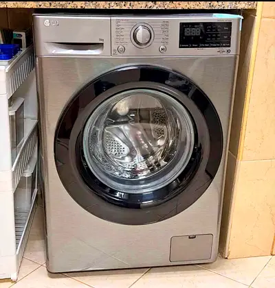 LG washing machine 9kg same like a new condition