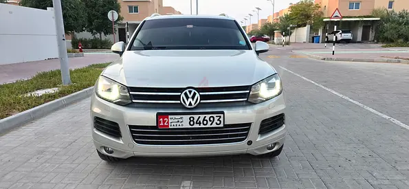 Volkswagen Touareg Highline Plus 2014 | GCC Specs