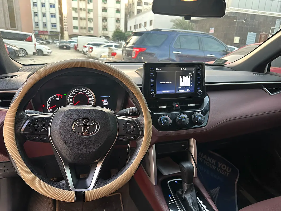 Toyota Corolla Cross 2023 — photo 1 of 7
