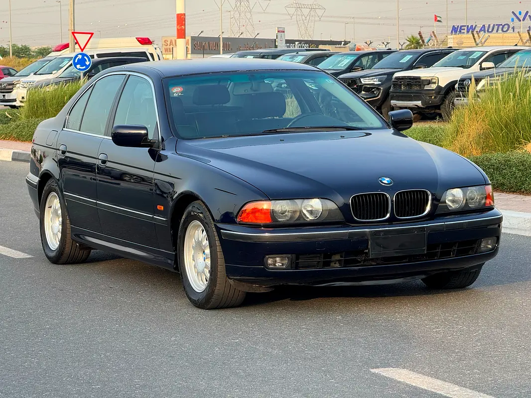BMW 5-Series 2000 — photo 1 of 16