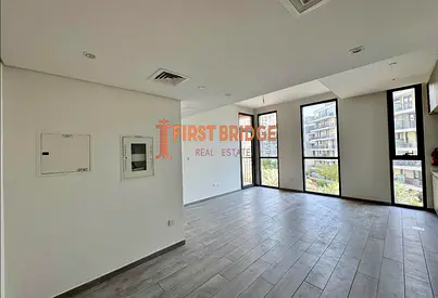 Community View | Open Kitchen | Mid Floor