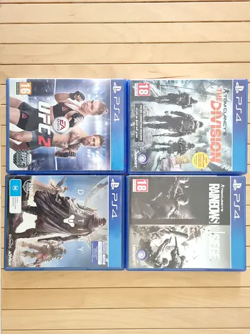 Bundle: 4 PS4 Games - The Division, Rainbow Six Siege, UFC 2, Destiny