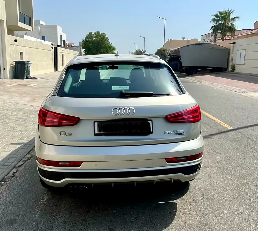 Audi Q3 2017 — photo 1 of 7