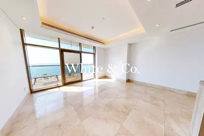 Beachfront Living | Open Sea View | Vacant