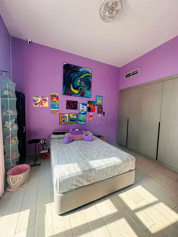Queen size Bed