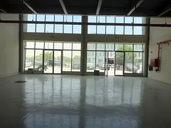 NO AGENT | SHOWROOM | MULTIPLE PARKINGS | 64KW
