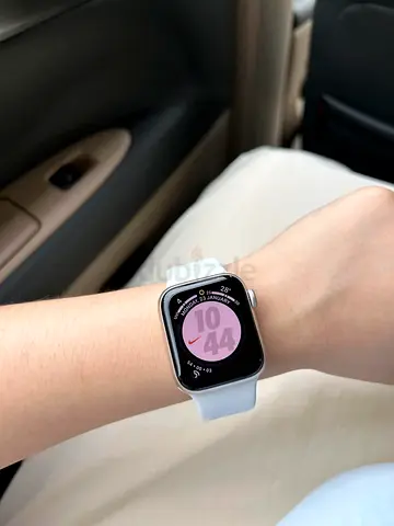 Apple Watch S11 42mm starlight