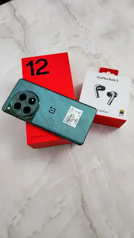 OnePlus 12 with OnePlus + Original Buds 3 - Excellent Condition, Boxed