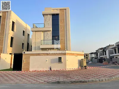 Luxury 6-Bedroom Villa with Rooftop Terrace and Spacious Parking Area