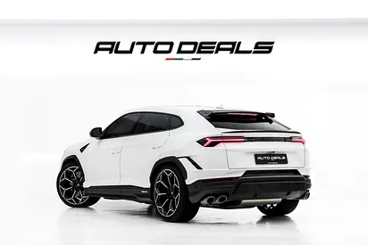2024 Lamborghini URUS thumbnail 4