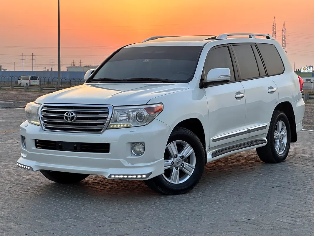 Toyota Land Cruiser 2014 — photo 1 of 20