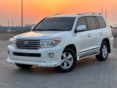 Toyota Landcruser 2014 GX.R V8 GCC first owner full option super clean car