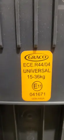 Graco Universal Car Seat Base (15-36kg) - Good Condition